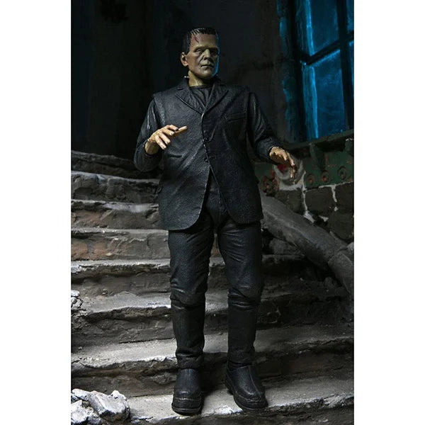 Universal Monsters: Ultimate Frankensteins Monster (Color) - Actionfigur - 18 cm