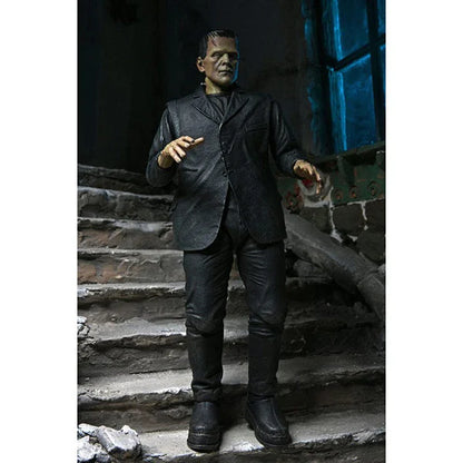 Universal Monsters: Ultimate Frankensteins Monster (Color) - Actionfigur - 18 cm