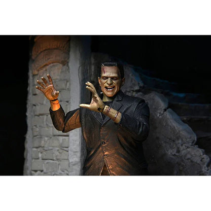 universal_monsters_ultimate_frankensteins_monster_color_actionfigur_18_cm_17