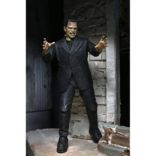 Universal Monsters: Ultimate Frankensteins Monster (Color) - Actionfigur - 18 cm