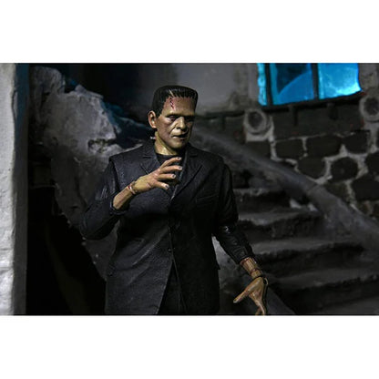 Universal Monsters: Ultimate Frankensteins Monster (Color) - Actionfigur - 18 cm