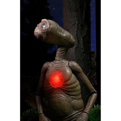 E.T. Der Ausserirdische: E.T. (LED-Licht) - Ultimate Deluxe Actionfigur - 11 cm