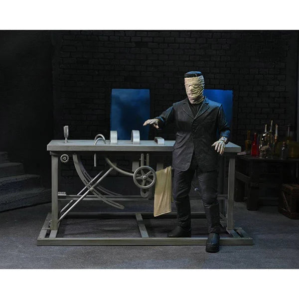 Universal Monsters: Frankensteins Accessory Pack - Zubehör-Set für Actionfigur - 18 cm