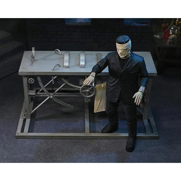 Universal Monsters: Frankensteins Accessory Pack - Zubehör-Set für Actionfigur - 18 cm