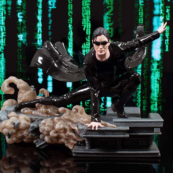 Diamond Gallery: The Matrix - Trinity - Deluxe PVC Statue - 23 cm