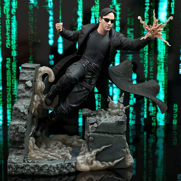 Diamond Gallery: The Matrix - Neo - Deluxe PVC Statue - 23 cm