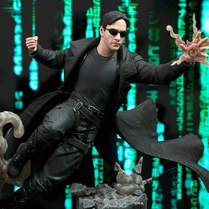 Diamond Gallery: The Matrix - Neo - Deluxe PVC Statue - 23 cm