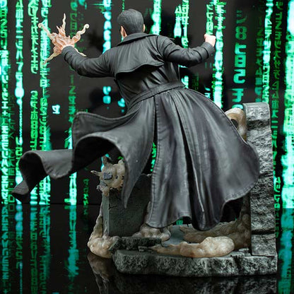 Diamond Gallery: The Matrix - Neo - Deluxe PVC Statue - 23 cm