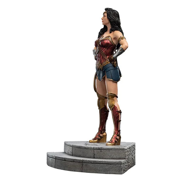 Justice League: Wonder Woman - Statue 1/6 - 37 cm