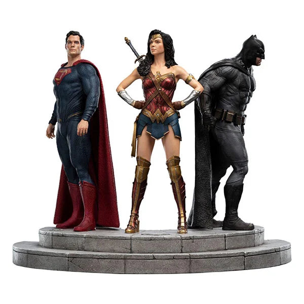 Justice League: Wonder Woman - Statue 1/6 - 37 cm