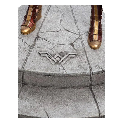 Justice League: Wonder Woman - Statue 1/6 - 37 cm