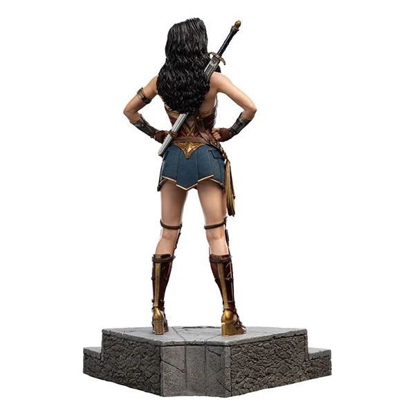 Justice League: Wonder Woman - Statue 1/6 - 37 cm