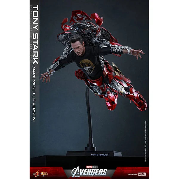Hot Toys: The Avengers - Tony Stark (Mark VII Suit-Up Version) - Movie Masterpiece - Actionfigur 1/6 - 31 cm
