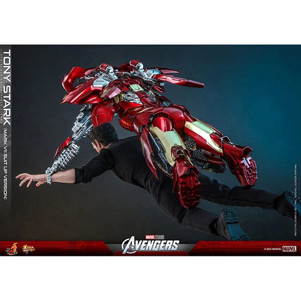 Hot Toys: The Avengers - Tony Stark (Mark VII Suit-Up Version) - Movie Masterpiece - Actionfigur 1/6 - 31 cm