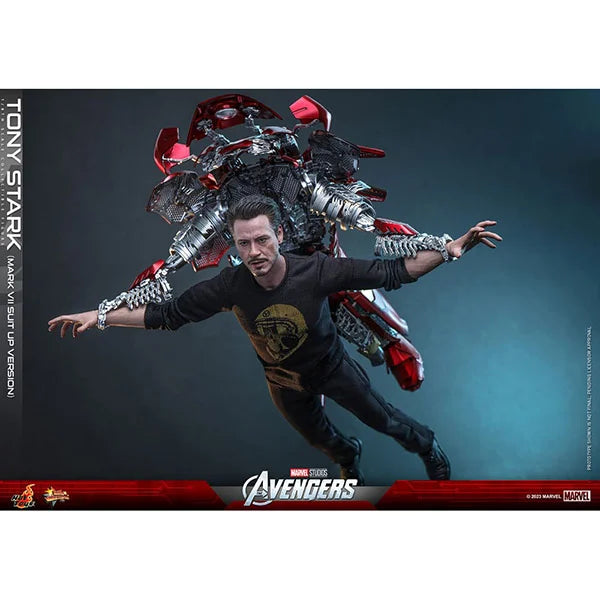 Hot Toys: The Avengers - Tony Stark (Mark VII Suit-Up Version) - Movie Masterpiece - Actionfigur 1/6 - 31 cm