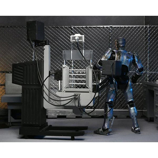 RoboCop: Battle Damaged RoboCop with Chair - Ultimate Actionfigur - 18 cm