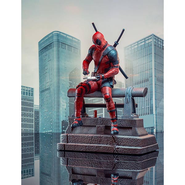 Marvel Movie Premier Collection: Deadpool - Statue - 25 cm