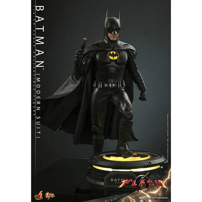 Hot Toys: The Flash - Batman (Modern Suit) - Movie Masterpiece - Actionfigur 1/6 - 30 cm