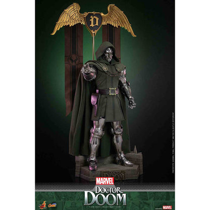Hot Toys: Marvel - Doctor Doom - Comic Masterpiece - Collector Edition -Actionfigur 1/6 - 33 cm