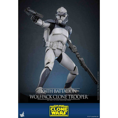 Hot Toys: Star Wars - The Clone Wars - 104th Battalion Wolfpack Clone Trooper - Collector Edition - Actionfigur 1/6 - 30 cm