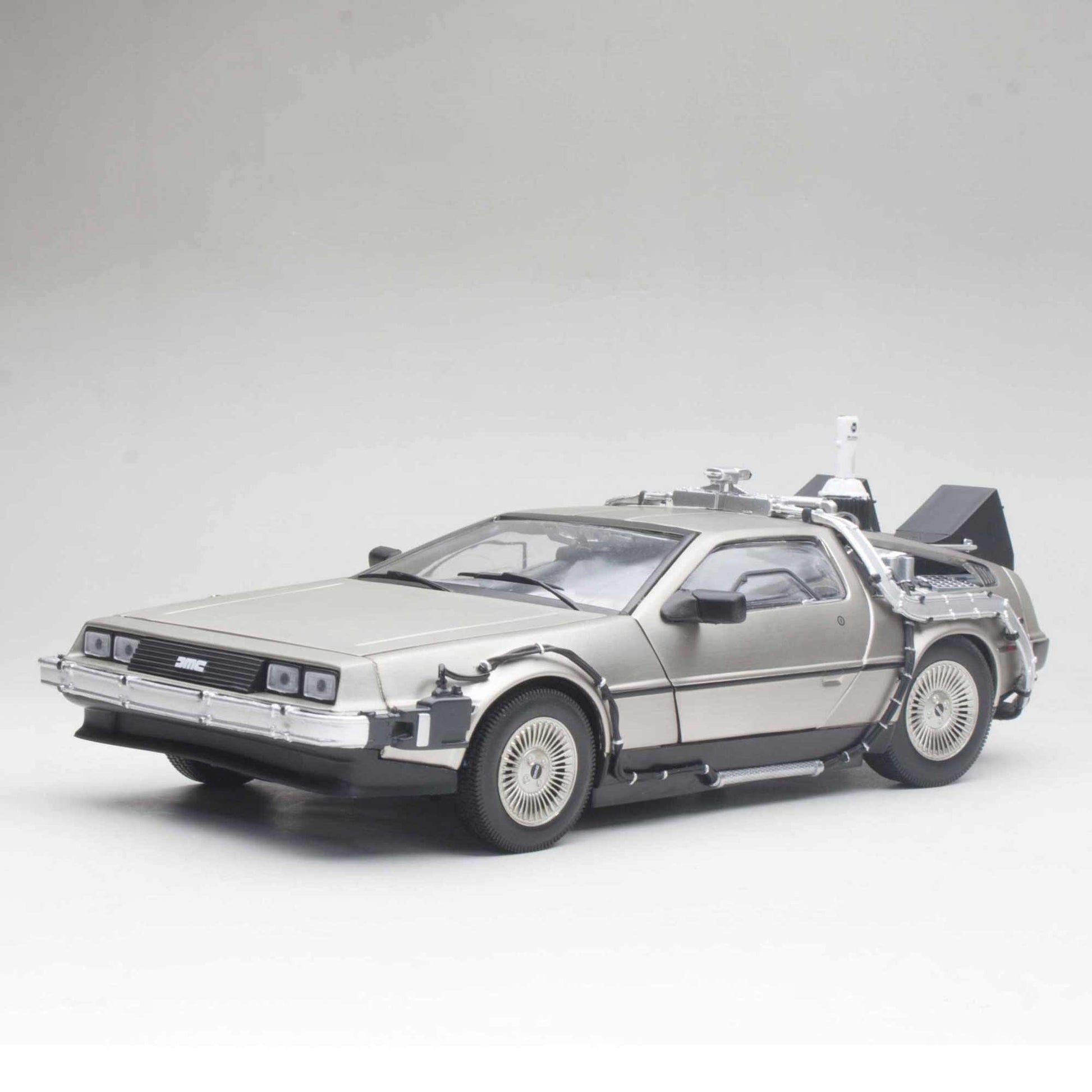 Back to the Future II: 1983 DeLorean - Time Machine - Dicast Modell - Masstab 1:18
