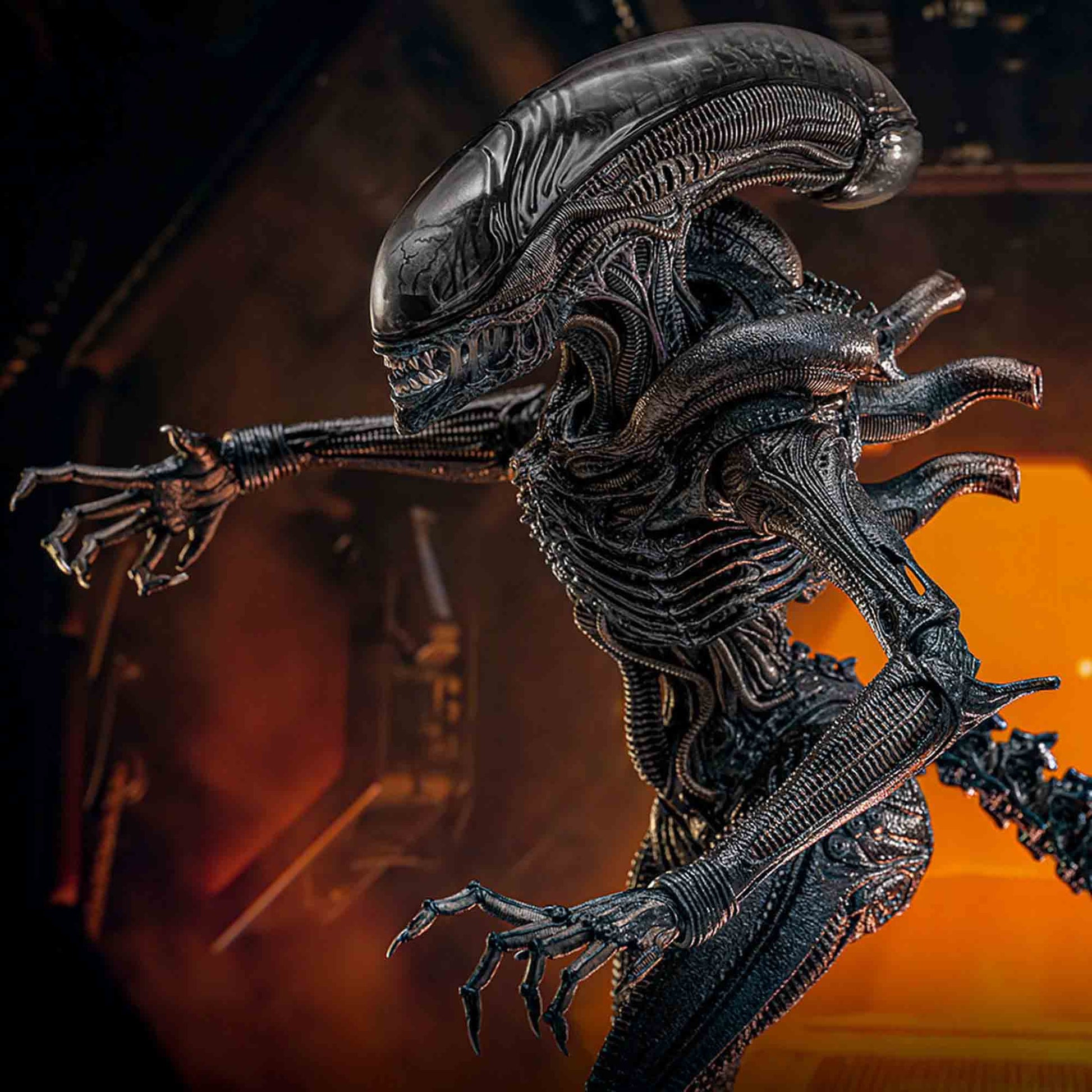 Hot Toys: Alien Romulus - Scorched Xenomorph - Movie Masterpiece - Actionfigur 1/6 - 44 cm