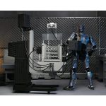 RoboCop: Battle Damaged RoboCop with Chair - Ultimate Actionfigur - 18 cm