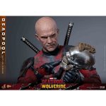 Hot Toys: Deadpool & Wolverine - Deadpool (Battling Version) - Movie Masterpiece - Actionfigur 1/6 - 31 cm