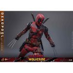 Hot Toys: Deadpool & Wolverine - Deadpool (Battling Version) - Movie Masterpiece - Actionfigur 1/6 - 31 cm